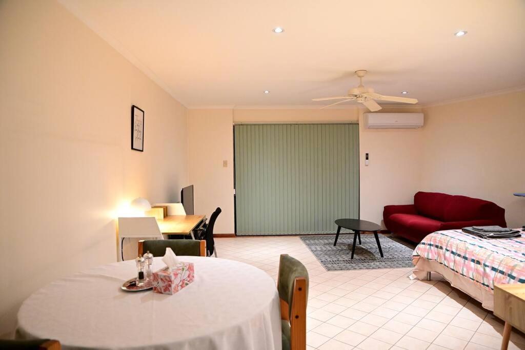 Spacious Studio In Alicesprings Queenbed+Ksairbed Alice Springs Buitenkant foto