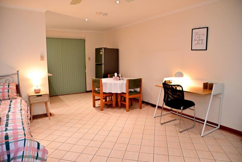 Spacious Studio In Alicesprings Queenbed+Ksairbed Alice Springs Buitenkant foto